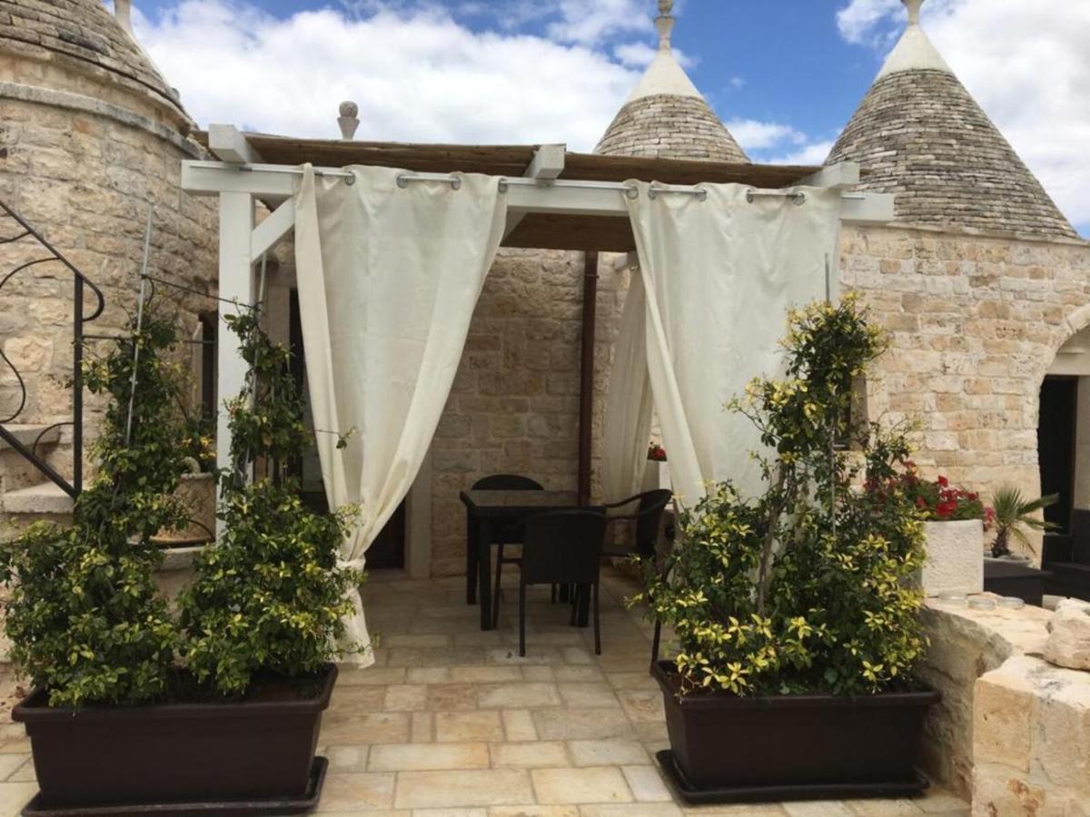 Trulli Isago Acomodação com café da manhã Locorotondo Exterior foto