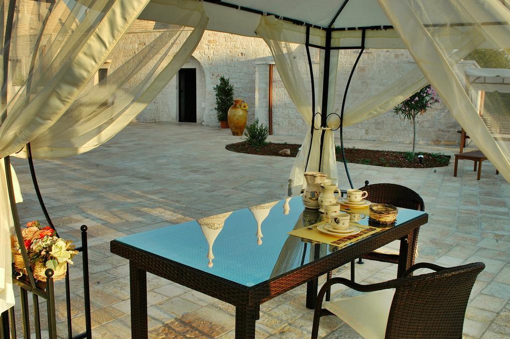 Trulli Isago Acomodação com café da manhã Locorotondo Exterior foto