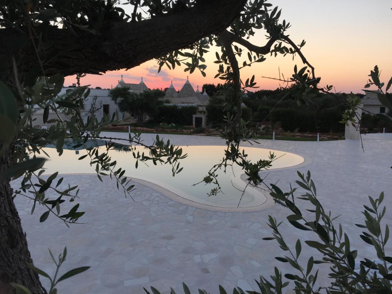 Trulli Isago Acomodação com café da manhã Locorotondo Exterior foto